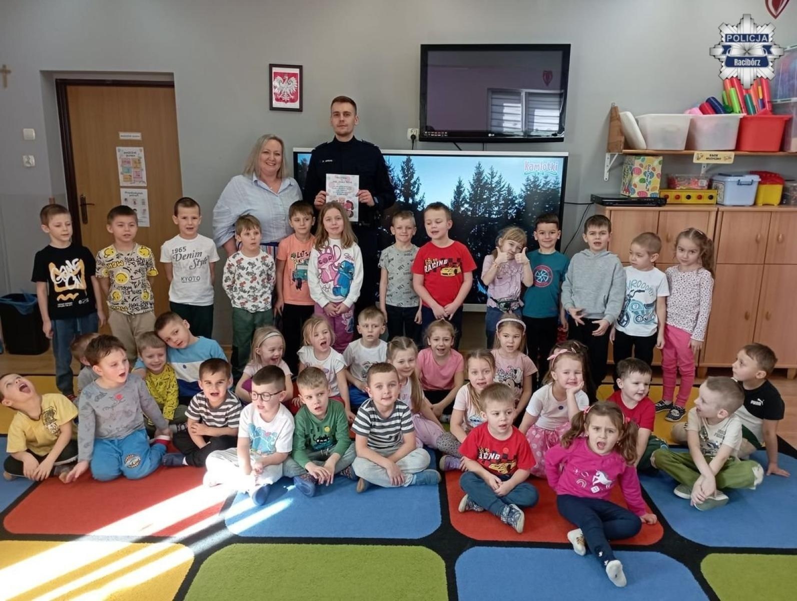 Zdjęcie w galerii na portalu naszraciborz.pl: Bezpieczne ferie z policją. Edukacja i profilaktyka w szkołach wiadomości z regionu