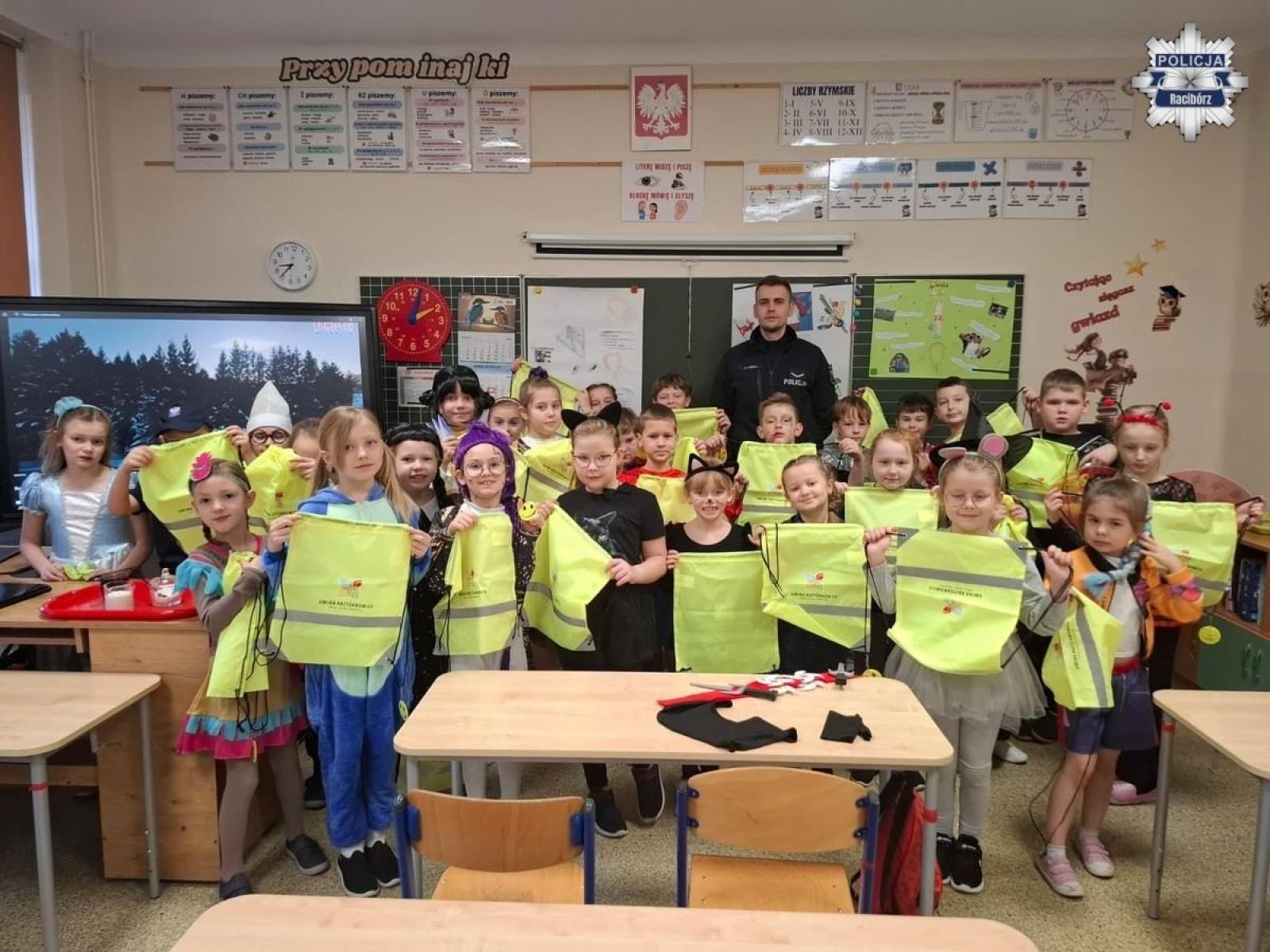 Zdjęcie w galerii na portalu naszraciborz.pl: Bezpieczne ferie z policją. Edukacja i profilaktyka w szkołach wiadomości z regionu