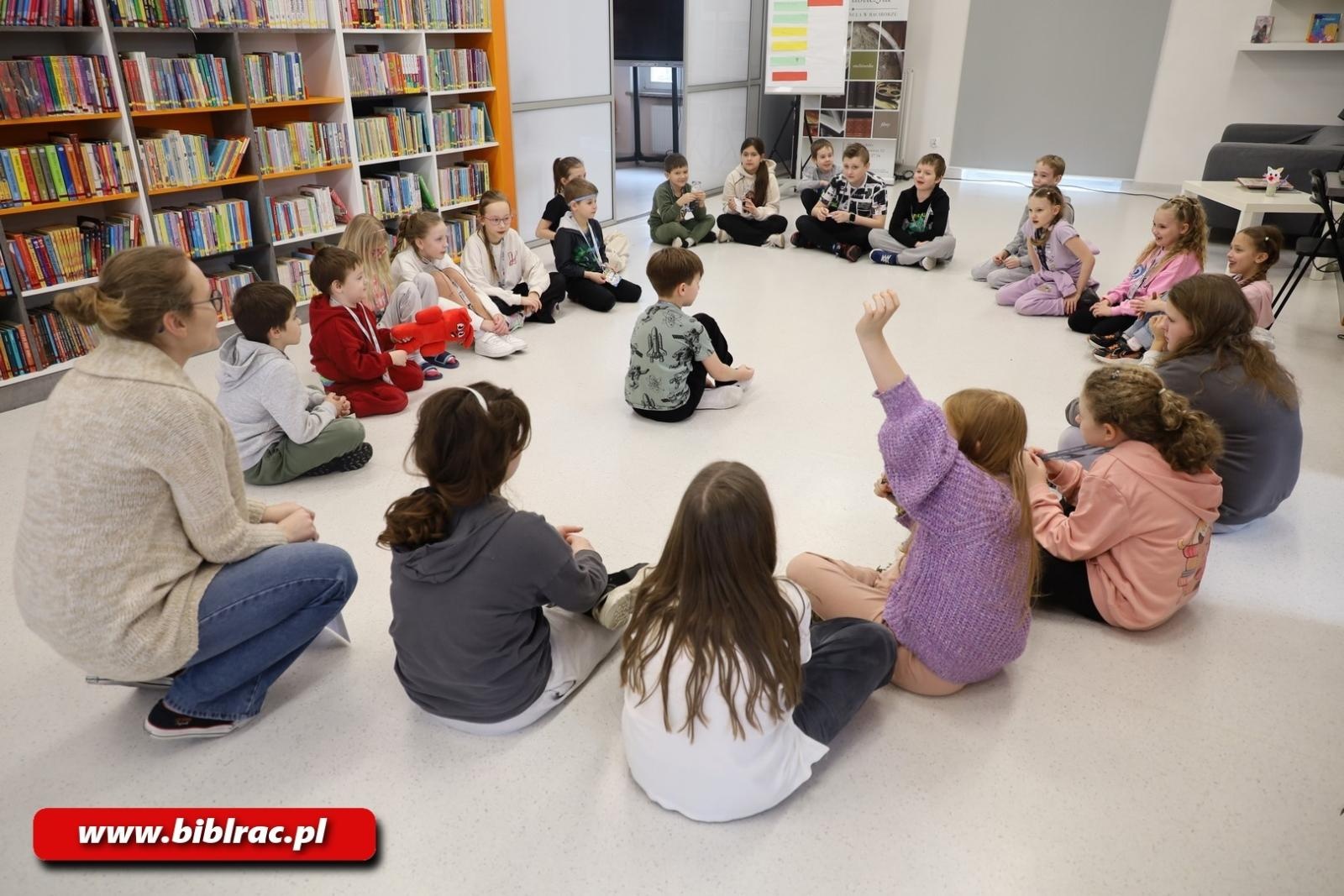 Zdjęcie w galerii na portalu naszraciborz.pl: Komiksowe Ferie z Biblioteką na półmetku wiadomości z regionu