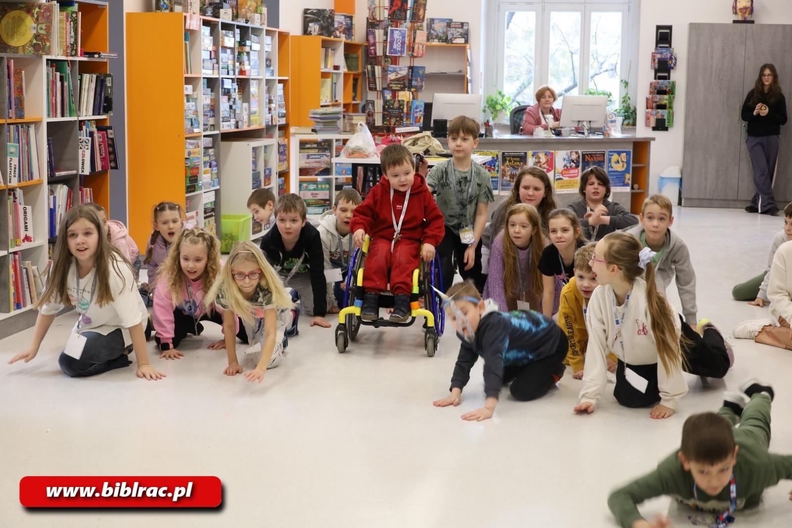 Zdjęcie w galerii na portalu naszraciborz.pl: Komiksowe Ferie z Biblioteką na półmetku wiadomości z regionu