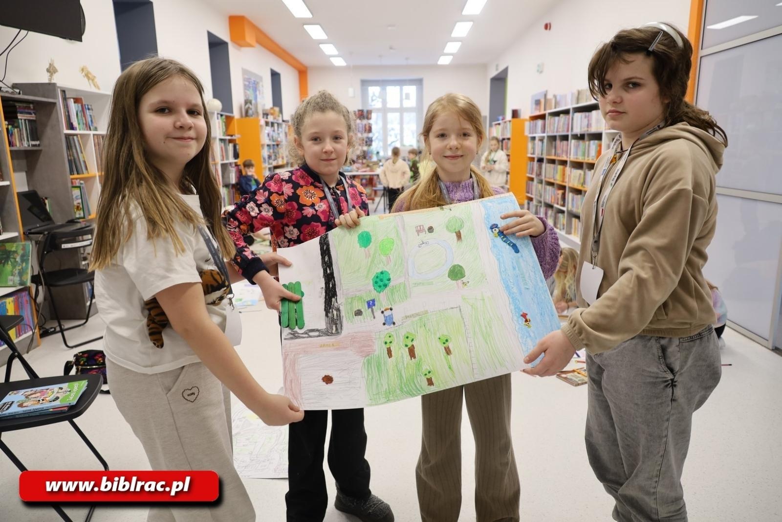 Zdjęcie w galerii na portalu naszraciborz.pl: Komiksowe Ferie z Biblioteką na półmetku wiadomości z regionu