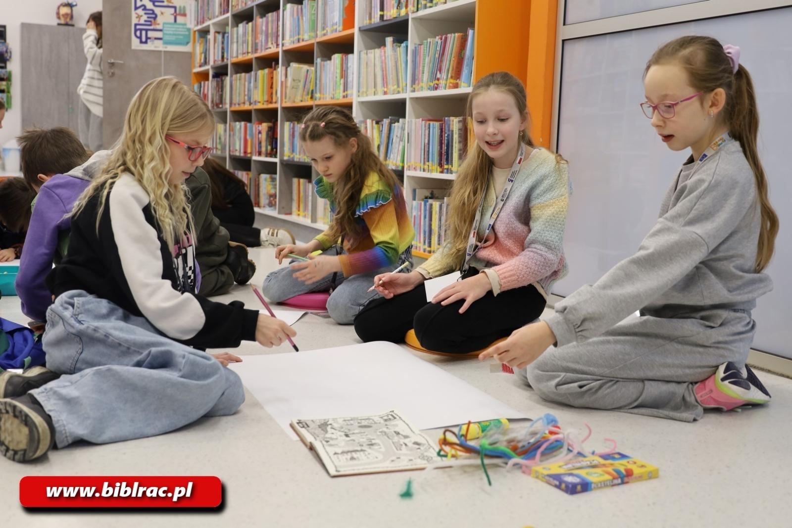 Zdjęcie w galerii na portalu naszraciborz.pl: Komiksowe Ferie z Biblioteką na półmetku wiadomości z regionu