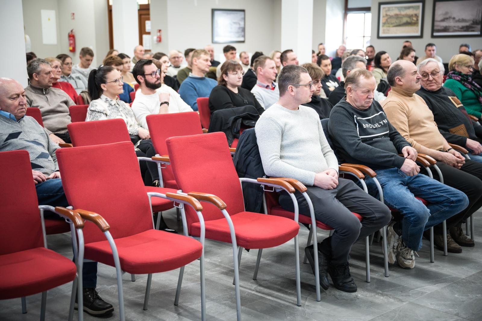 Zdjęcie w galerii na portalu naszraciborz.pl: Rolnicy z powiatu raciborskiego poznawali KSeF na Zamku Piastowskim wiadomości z regionu