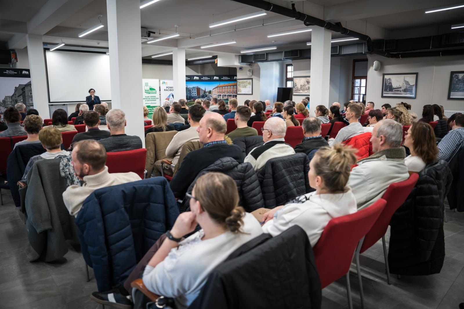 Zdjęcie w galerii na portalu naszraciborz.pl: Rolnicy z powiatu raciborskiego poznawali KSeF na Zamku Piastowskim wiadomości z regionu