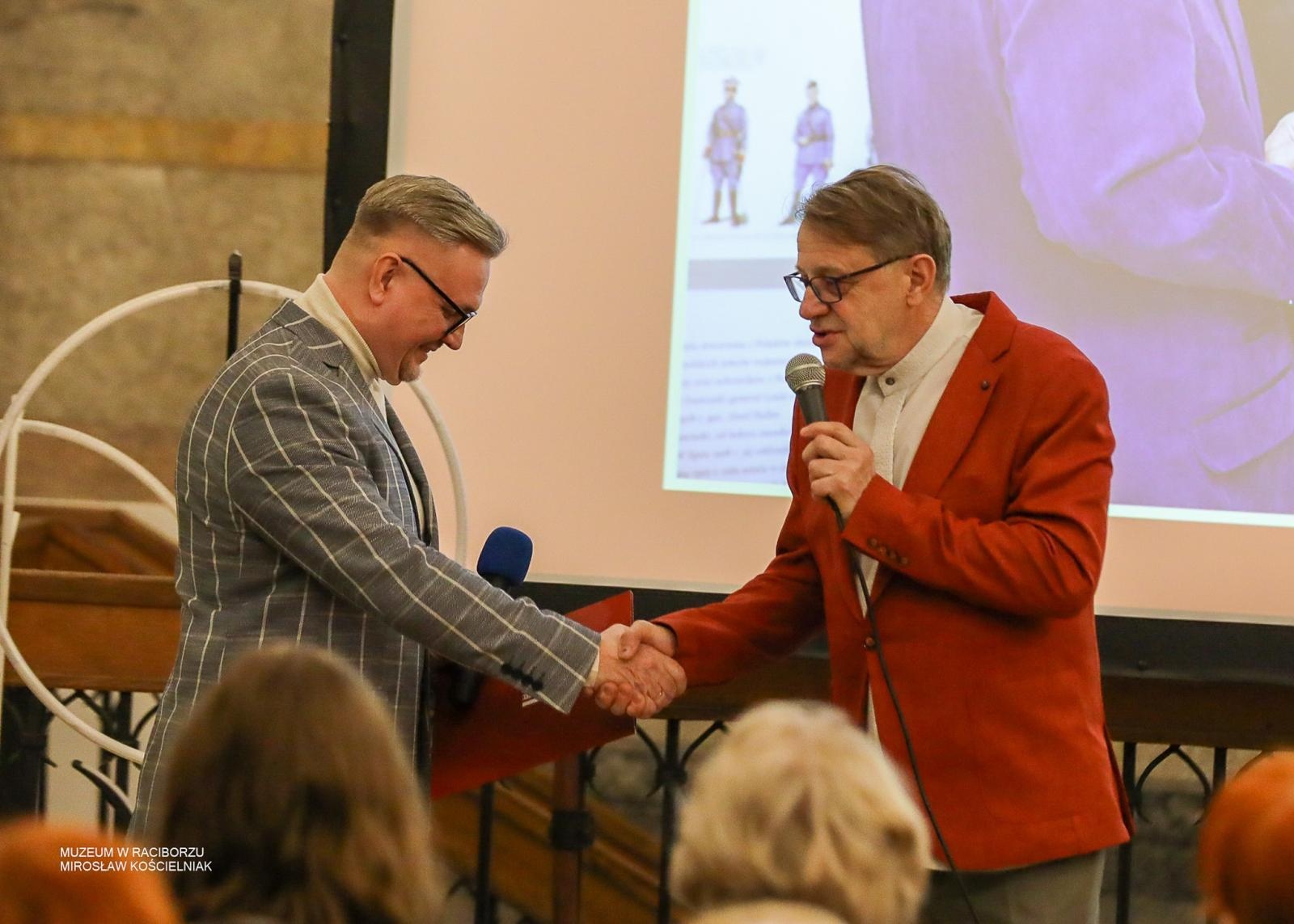 Zdjęcie w galerii na portalu naszraciborz.pl: Benefis Zbigniewa Woźniaka w raciborskim Muzeum wiadomości z regionu