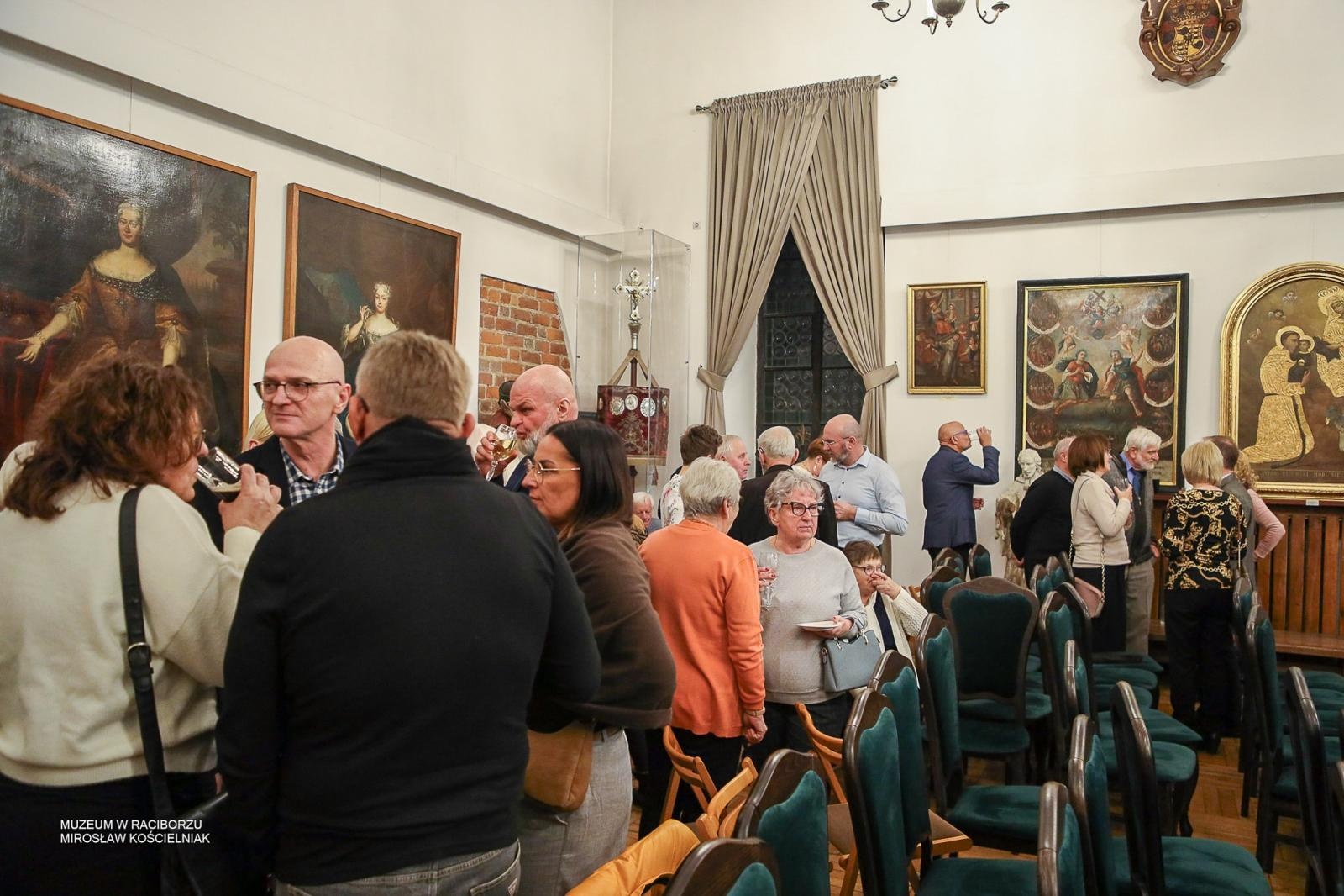 Zdjęcie w galerii na portalu naszraciborz.pl: Benefis Zbigniewa Woźniaka w raciborskim Muzeum wiadomości z regionu