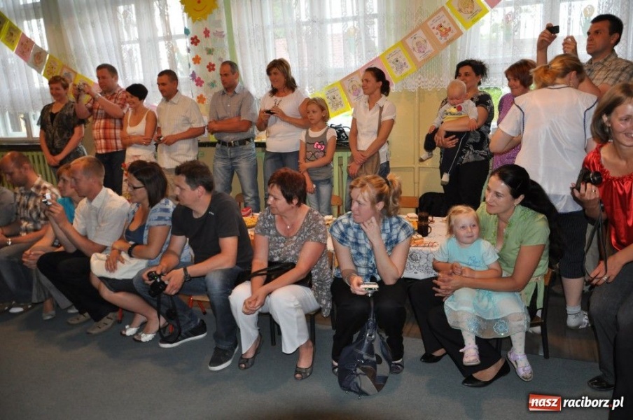 Zdjęcie w galerii na portalu naszraciborz.pl: Świętują Dzień Ojca i Matki wiadomości z regionu