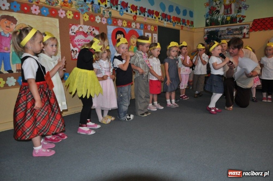 Zdjęcie w galerii na portalu naszraciborz.pl: Świętują Dzień Ojca i Matki wiadomości z regionu
