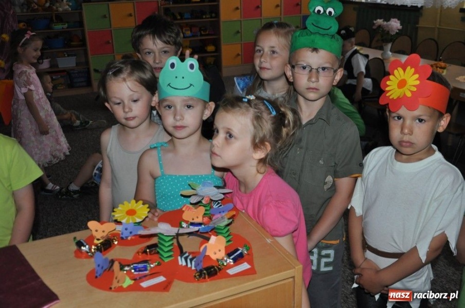 Zdjęcie w galerii na portalu naszraciborz.pl: Świętują Dzień Ojca i Matki wiadomości z regionu