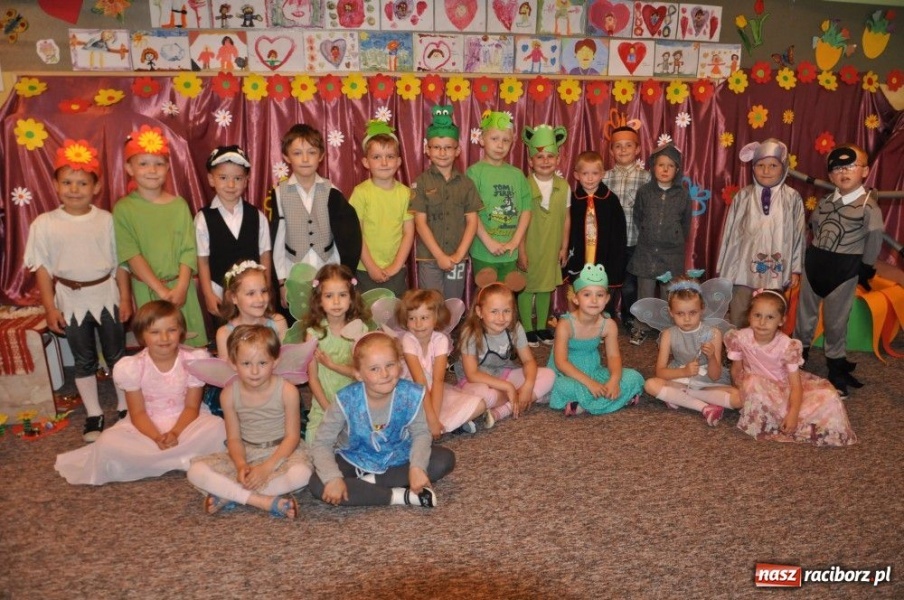 Zdjęcie w galerii na portalu naszraciborz.pl: Świętują Dzień Ojca i Matki wiadomości z regionu