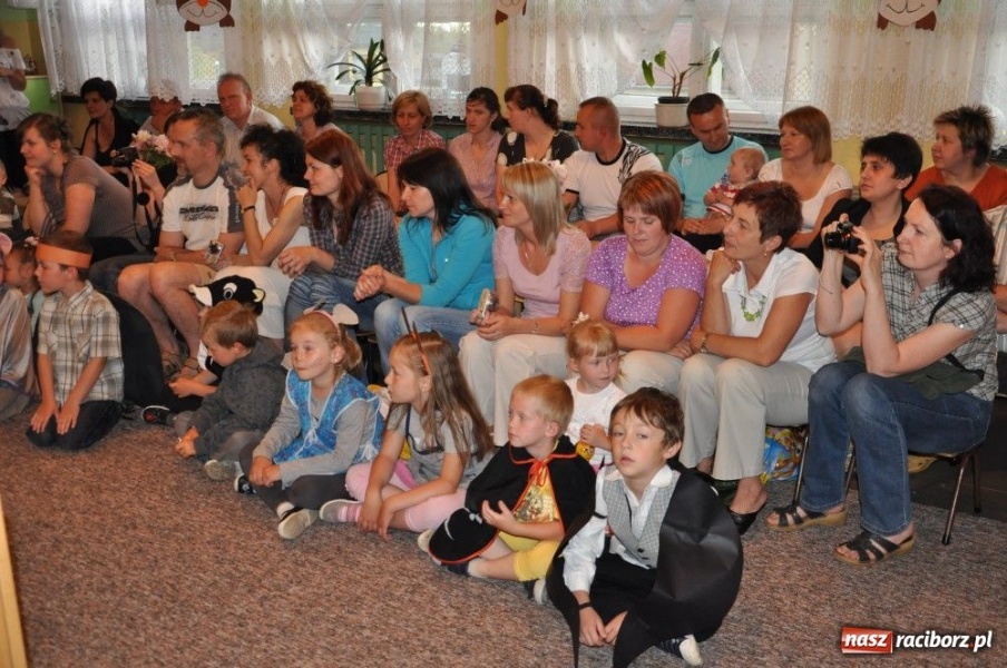 Zdjęcie w galerii na portalu naszraciborz.pl: Świętują Dzień Ojca i Matki wiadomości z regionu