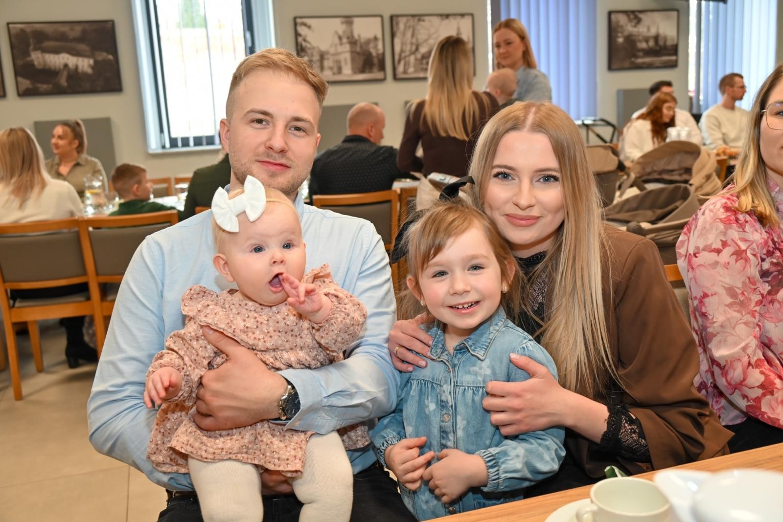 Zdjęcie w galerii na portalu naszraciborz.pl: Przywitanie najmłodszych mieszkańców gminy Krzyżanowice wiadomości z regionu