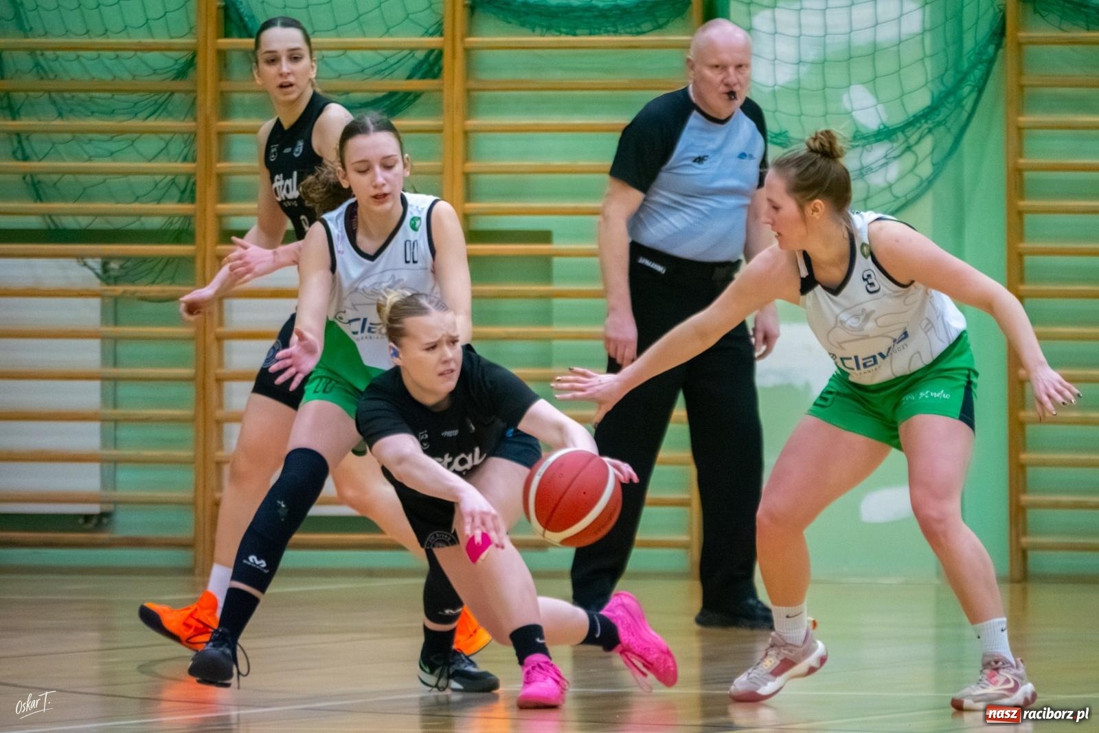 Zdjęcie w galerii na portalu naszraciborz.pl: Koszykówka: Zwycięstwo RKK z outsiderem na zakończenie sezonu [FOTO i WIDEO] wiadomości z regionu