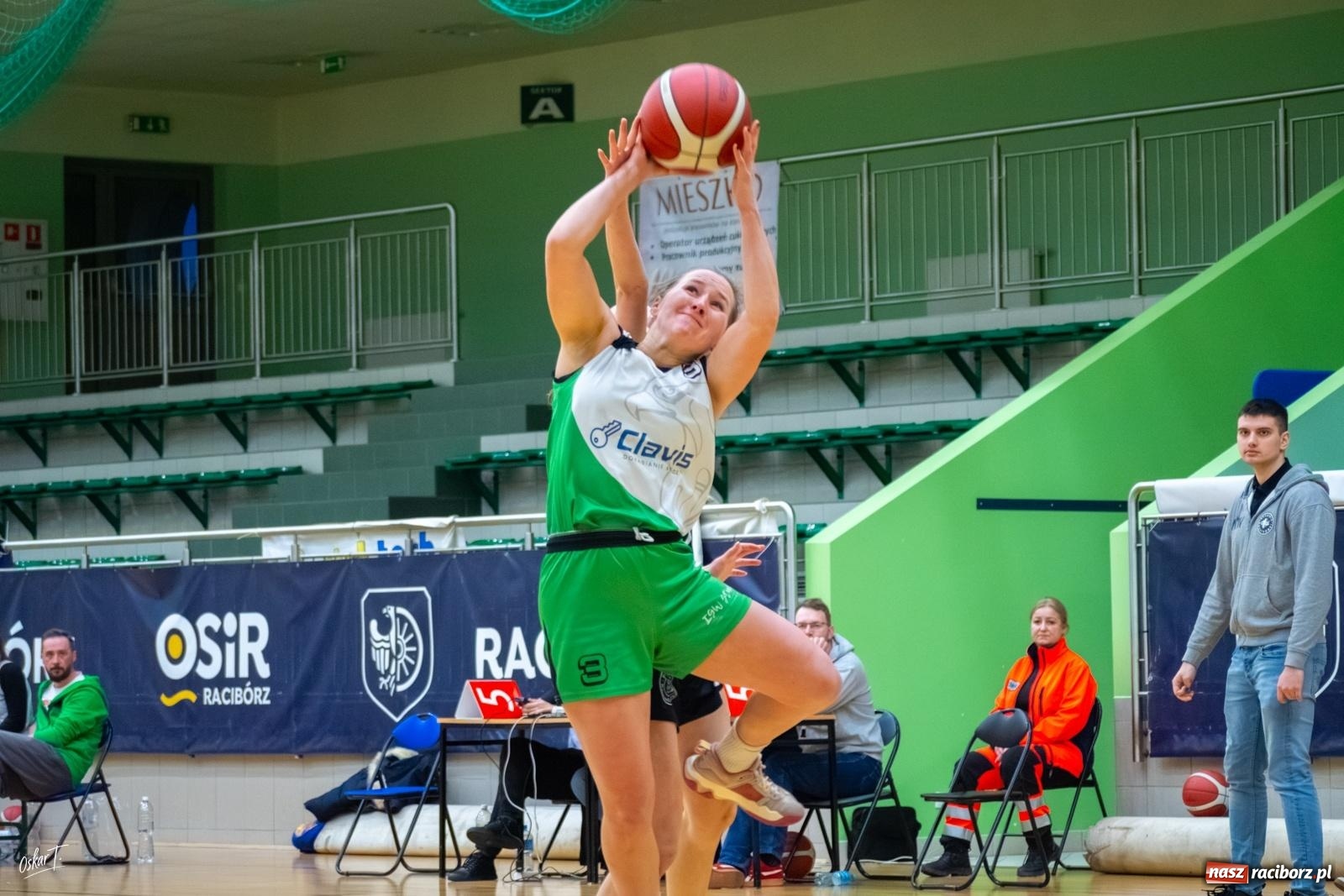Zdjęcie w galerii na portalu naszraciborz.pl: Koszykówka: Zwycięstwo RKK z outsiderem na zakończenie sezonu [FOTO i WIDEO] wiadomości z regionu