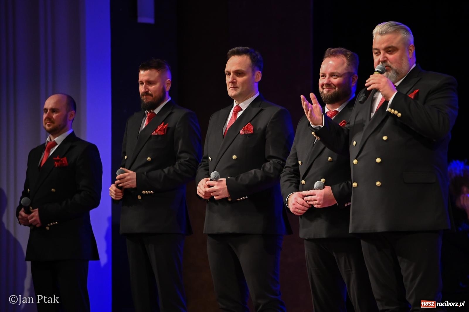 Zdjęcie w galerii na portalu naszraciborz.pl: 10 Tenorów – z miłości do kobiet. Muzyczne święto w Raciborskim Centrum Kultury [FOTO i WIDEO] wiadomości z regionu