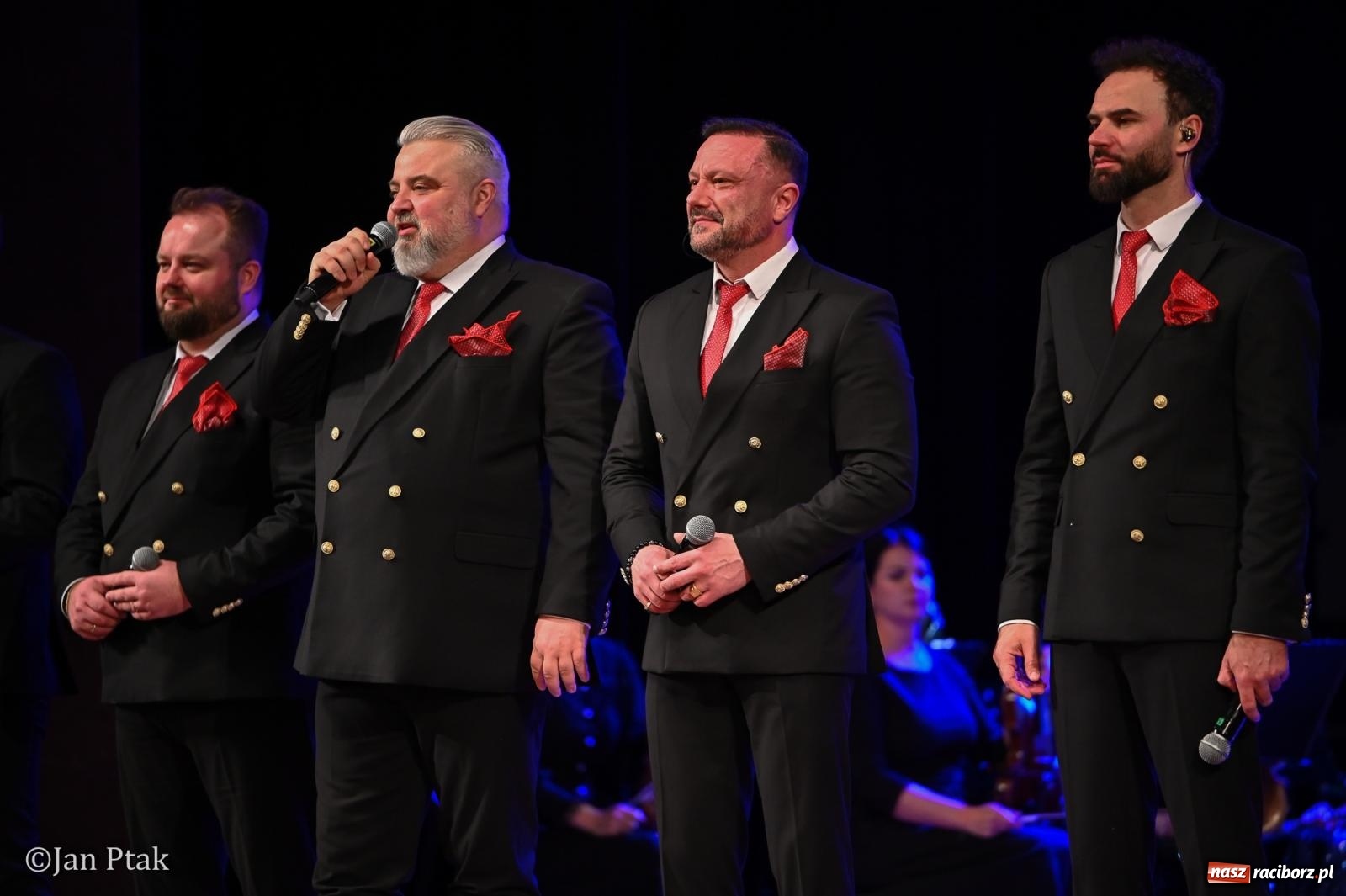 Zdjęcie w galerii na portalu naszraciborz.pl: 10 Tenorów – z miłości do kobiet. Muzyczne święto w Raciborskim Centrum Kultury [FOTO i WIDEO] wiadomości z regionu