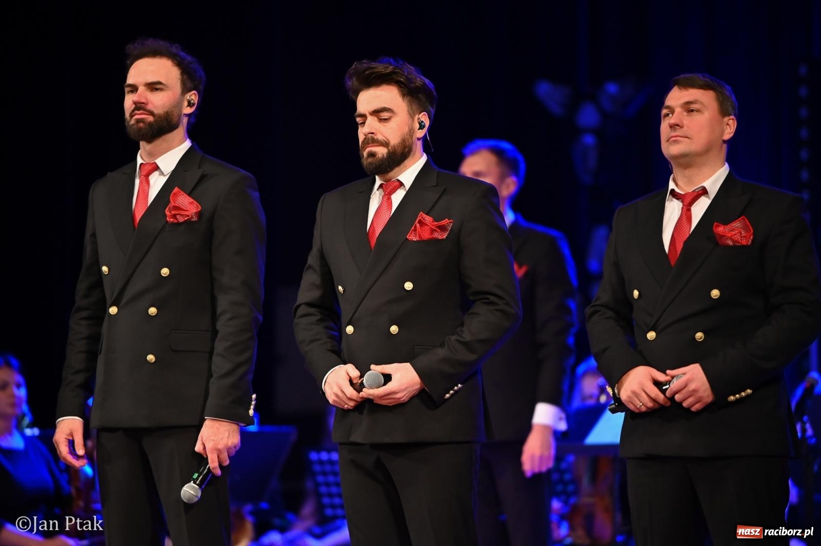Zdjęcie w galerii na portalu naszraciborz.pl: 10 Tenorów – z miłości do kobiet. Muzyczne święto w Raciborskim Centrum Kultury [FOTO i WIDEO] wiadomości z regionu