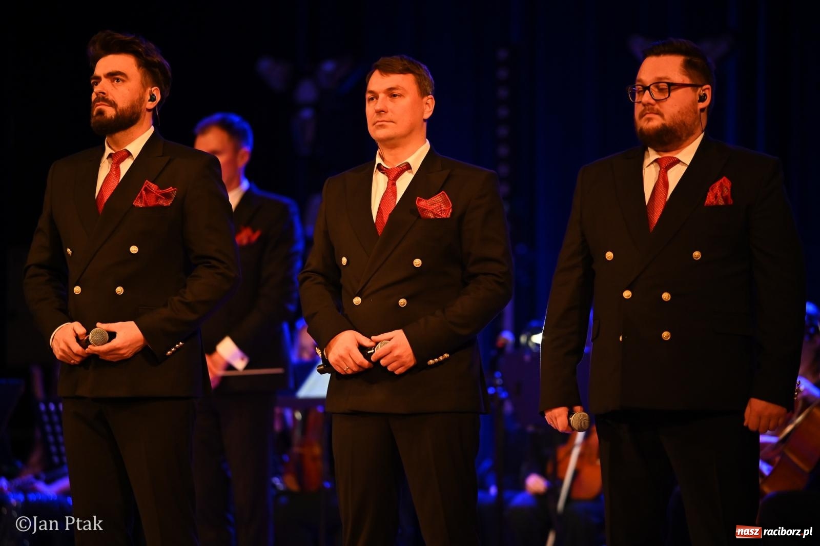 Zdjęcie w galerii na portalu naszraciborz.pl: 10 Tenorów – z miłości do kobiet. Muzyczne święto w Raciborskim Centrum Kultury [FOTO i WIDEO] wiadomości z regionu