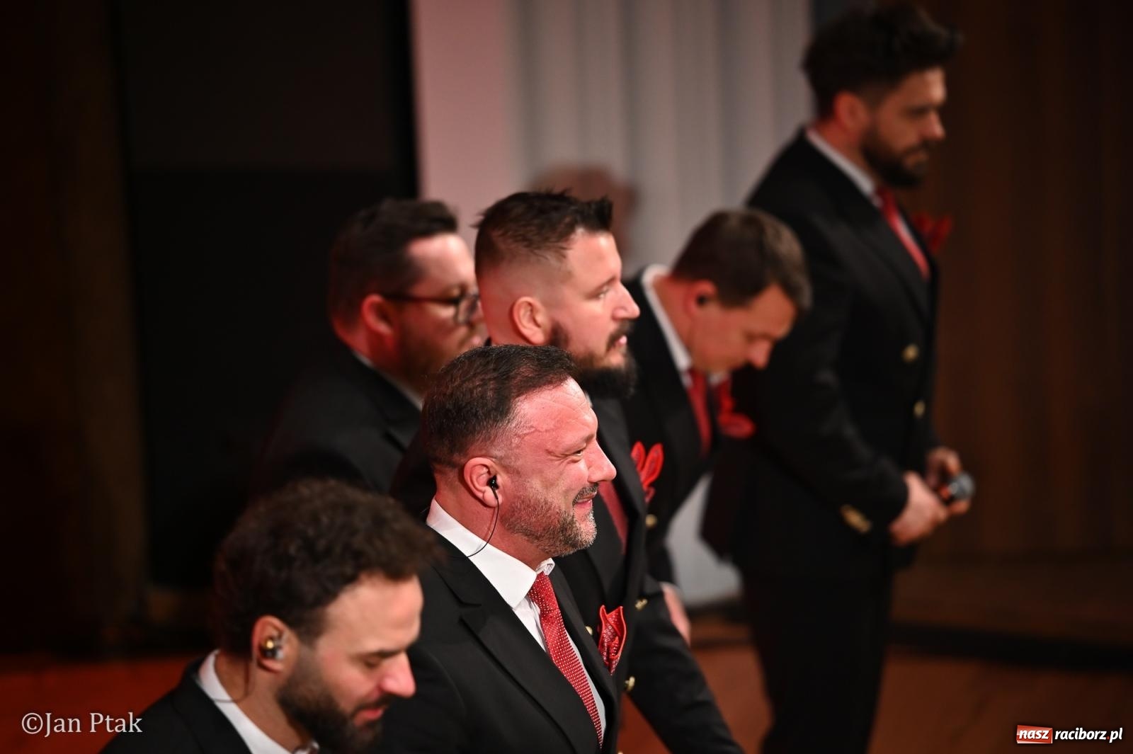Zdjęcie w galerii na portalu naszraciborz.pl: 10 Tenorów – z miłości do kobiet. Muzyczne święto w Raciborskim Centrum Kultury [FOTO i WIDEO] wiadomości z regionu