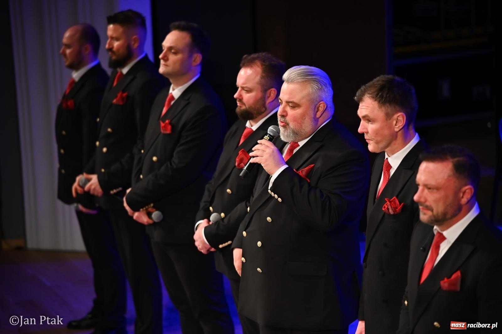 Zdjęcie w galerii na portalu naszraciborz.pl: 10 Tenorów – z miłości do kobiet. Muzyczne święto w Raciborskim Centrum Kultury [FOTO i WIDEO] wiadomości z regionu