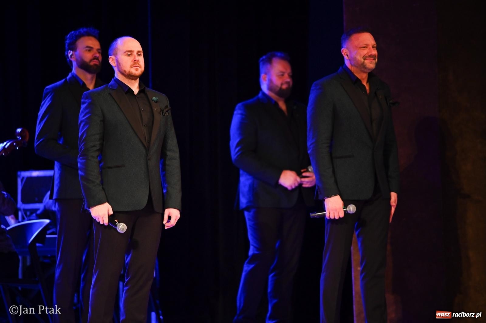 Zdjęcie w galerii na portalu naszraciborz.pl: 10 Tenorów – z miłości do kobiet. Muzyczne święto w Raciborskim Centrum Kultury [FOTO i WIDEO] wiadomości z regionu
