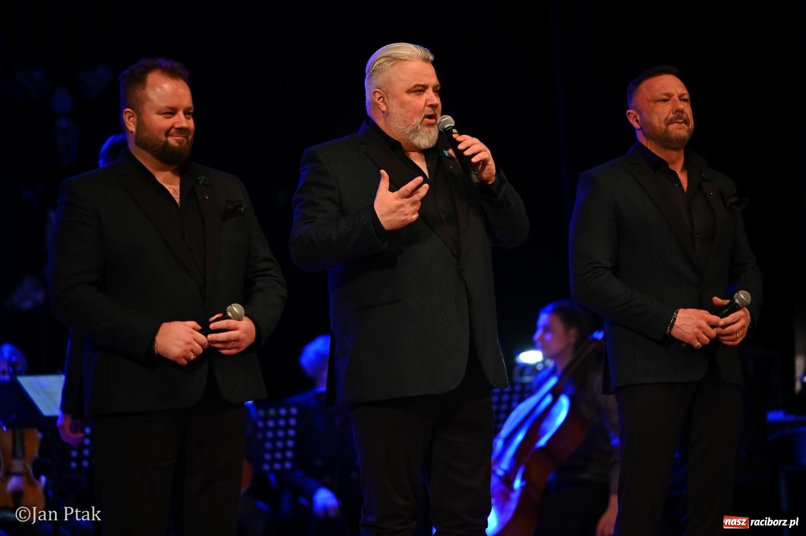 Zdjęcie w galerii na portalu naszraciborz.pl: 10 Tenorów – z miłości do kobiet. Muzyczne święto w Raciborskim Centrum Kultury [FOTO i WIDEO] wiadomości z regionu