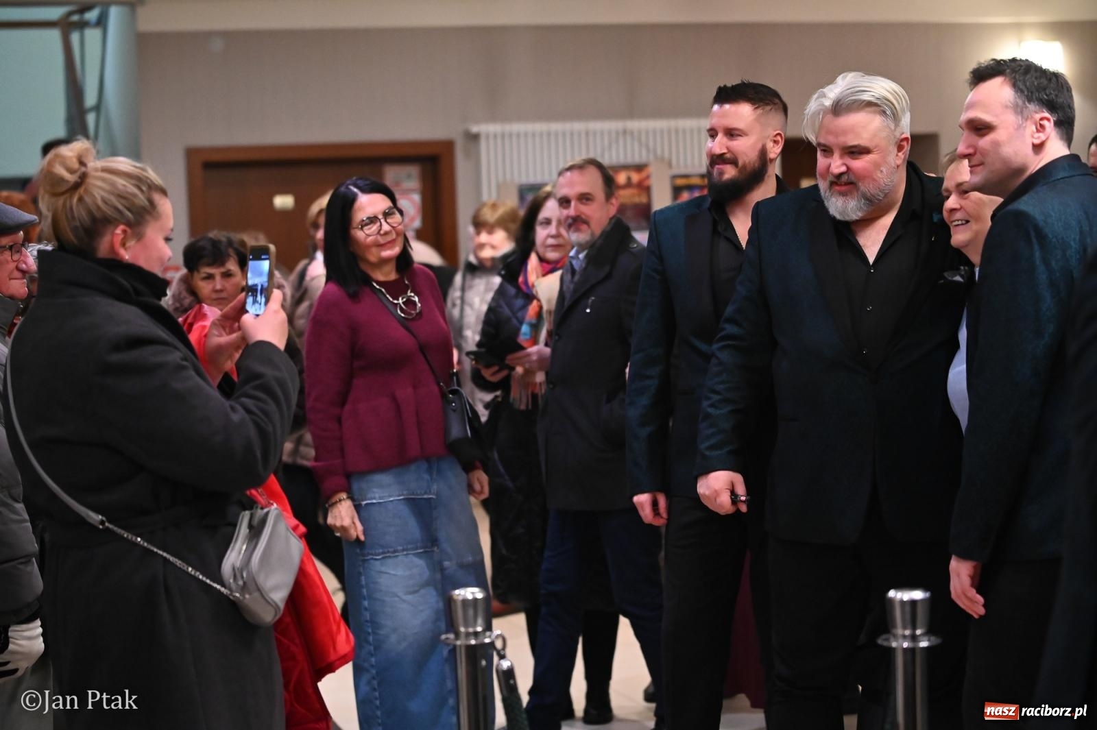 Zdjęcie w galerii na portalu naszraciborz.pl: 10 Tenorów – z miłości do kobiet. Muzyczne święto w Raciborskim Centrum Kultury [FOTO i WIDEO] wiadomości z regionu