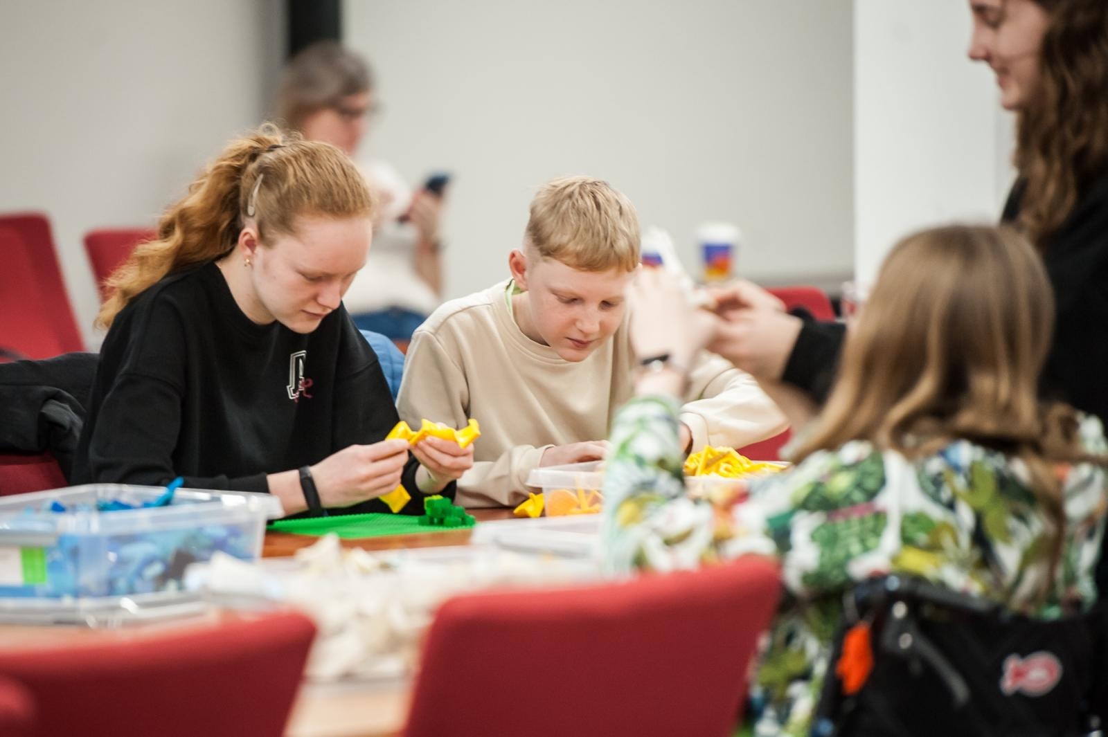 Zdjęcie w galerii na portalu naszraciborz.pl: Ponad pół miliona klocków na Zamku Piastowskim – ferie w Powiecie Raciborskim trwają wiadomości z regionu