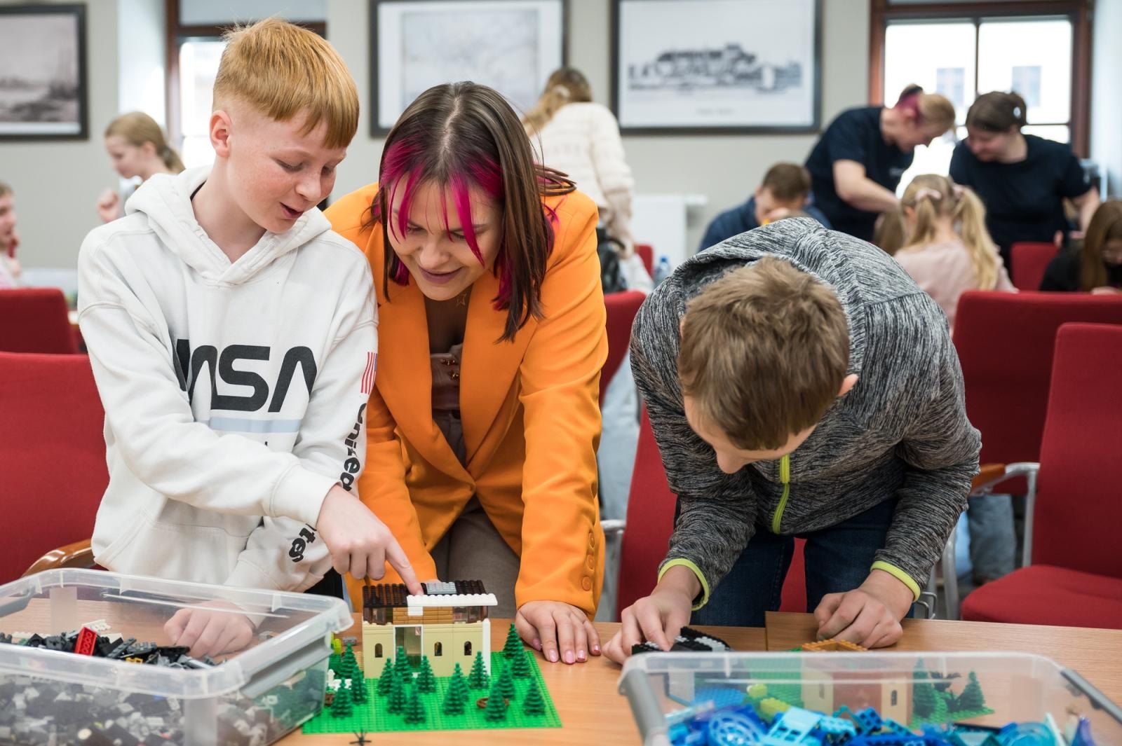 Zdjęcie w galerii na portalu naszraciborz.pl: Ponad pół miliona klocków na Zamku Piastowskim – ferie w Powiecie Raciborskim trwają wiadomości z regionu