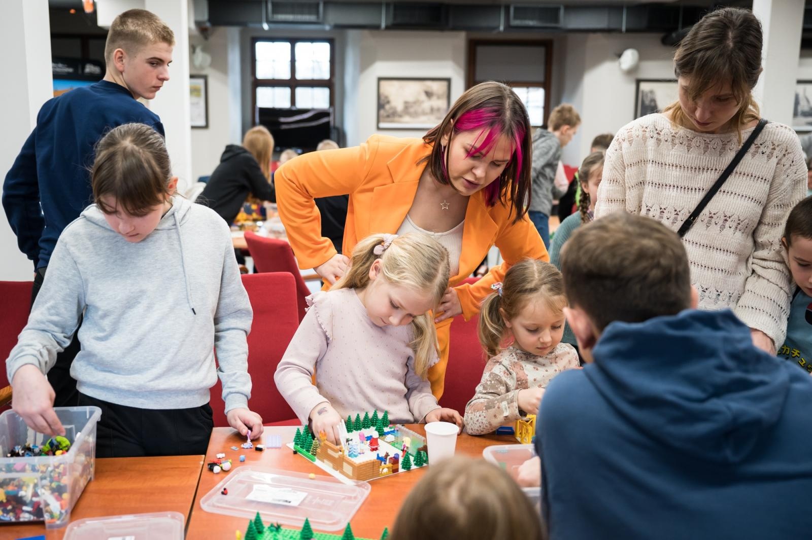 Zdjęcie w galerii na portalu naszraciborz.pl: Ponad pół miliona klocków na Zamku Piastowskim – ferie w Powiecie Raciborskim trwają wiadomości z regionu