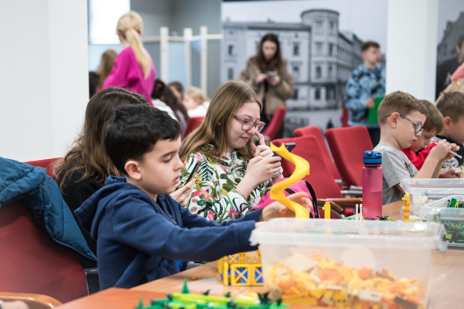 Zdjęcie w galerii na portalu naszraciborz.pl: Ponad pół miliona klocków na Zamku Piastowskim – ferie w Powiecie Raciborskim trwają wiadomości z regionu