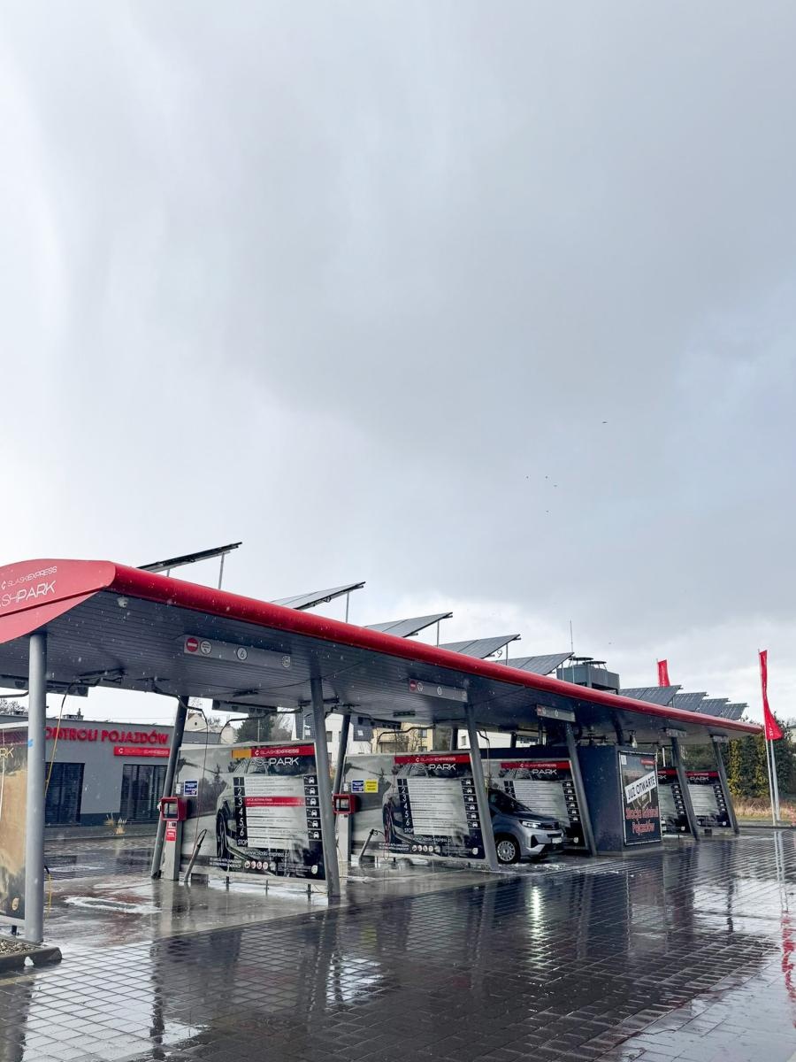 Zdjęcie w galerii na portalu naszraciborz.pl: Świeży chleb o każdej porze. Nowy chlebomat w Raciborzu przy ul. Jana Pawła II obok myta już działa wiadomości z regionu