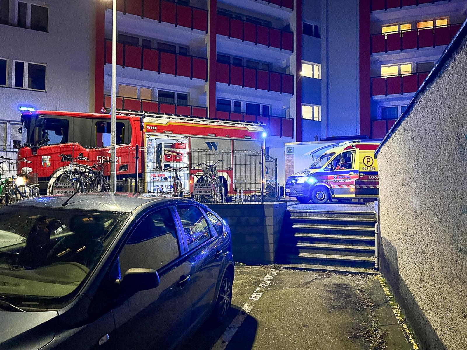 Zdjęcie w galerii na portalu naszraciborz.pl: Pięć interwencji straży pożarnej w powiecie raciborskim. Upadek z rusztowania i wejście do mieszkania na Katowickiej wiadomości z regionu