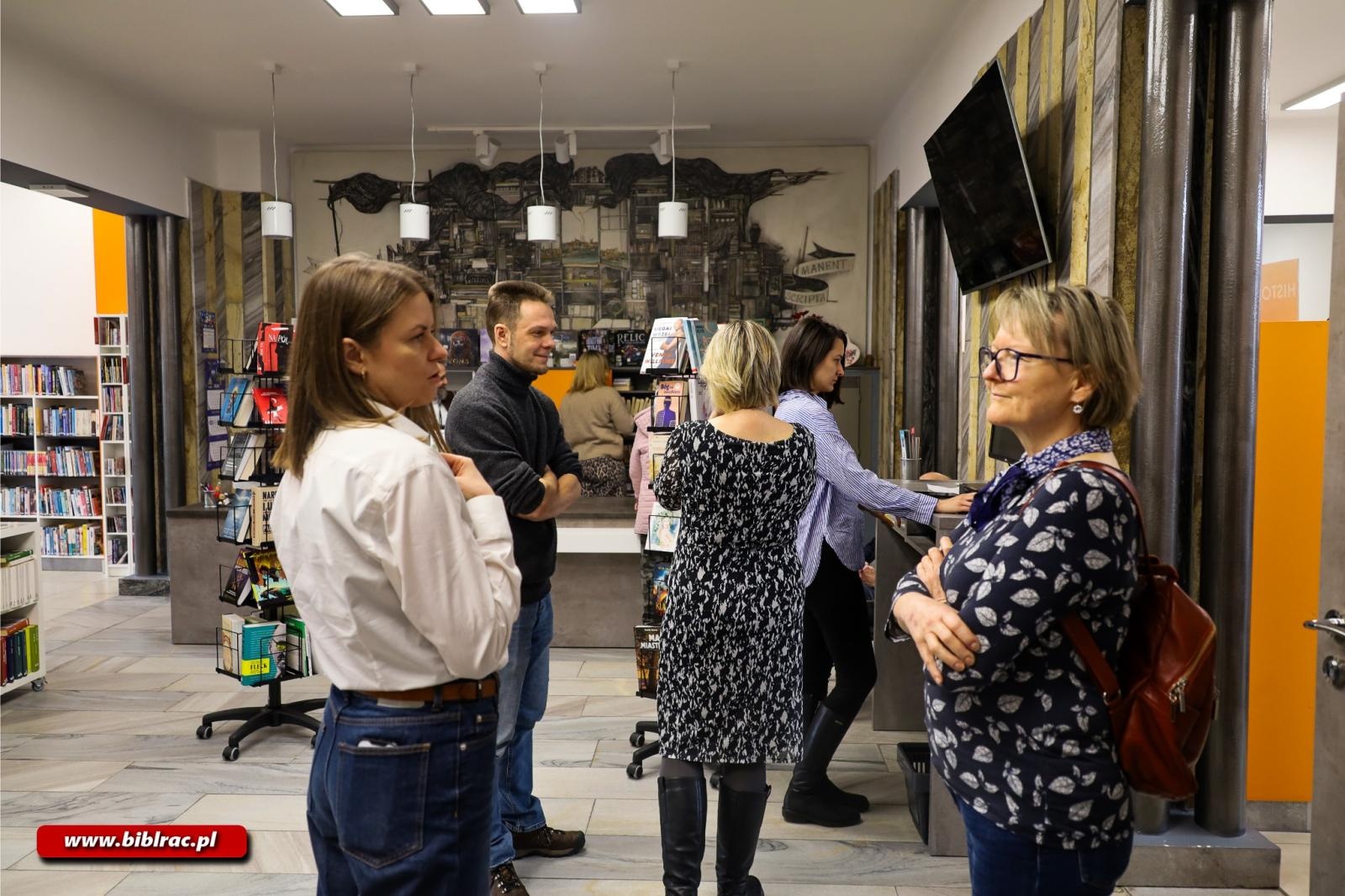 Zdjęcie w galerii na portalu naszraciborz.pl: Biblioteka nie oGRANICzA. Seminarium w Raciborzu wiadomości z regionu
