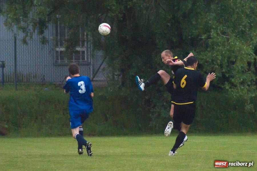 Zdjęcie w galerii na portalu naszraciborz.pl: Derby powiatu na remis wiadomości z regionu