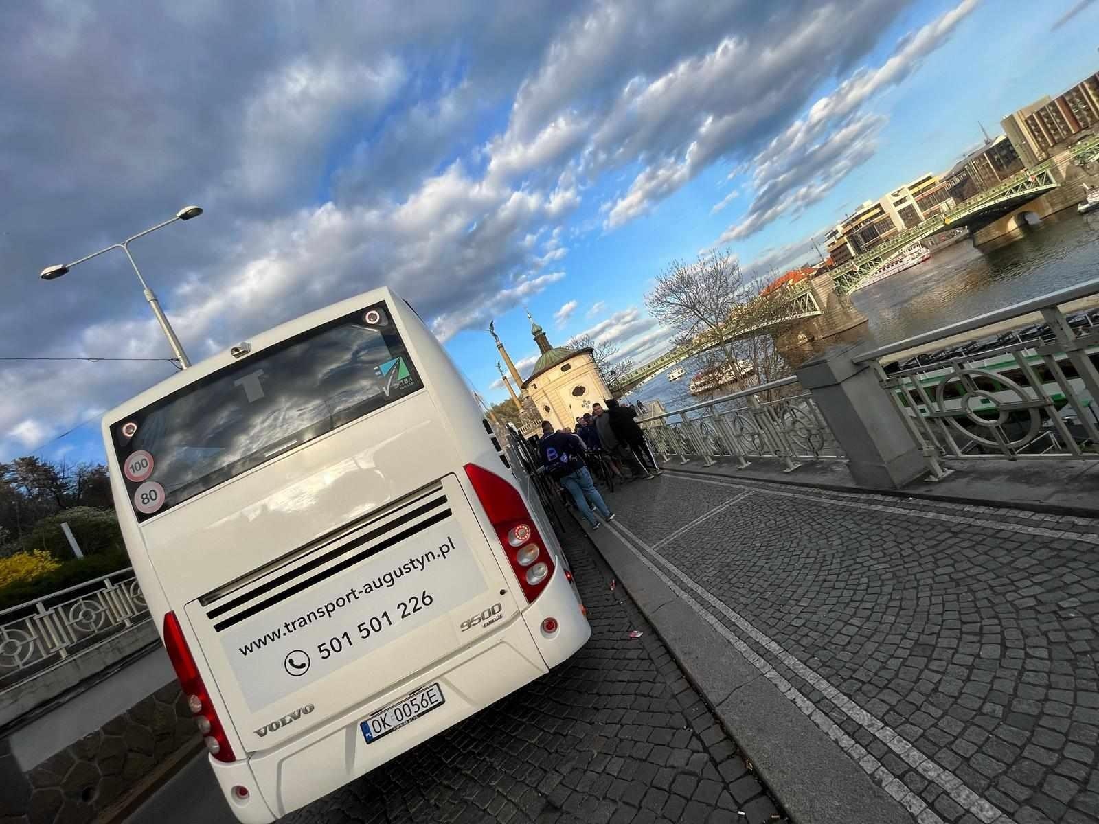 Zdjęcie w galerii na portalu naszraciborz.pl: Rozdajemy podwójne zaproszenia na wycieczki do Pragi lub w góry – na Radziejową, Slężę, Babią Górę, Wielką Sowę, Śnieżnik! wiadomości z regionu