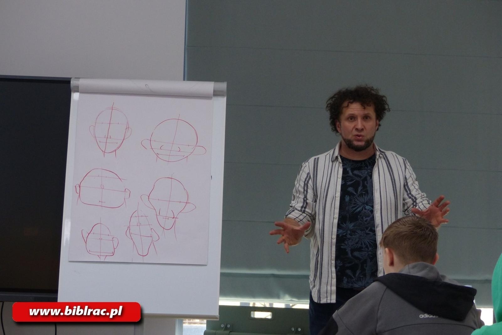 Zdjęcie w galerii na portalu naszraciborz.pl: Komiksowe ferie w bibliotece - kreatywne warsztaty z Szymonem Telukiem wiadomości z regionu