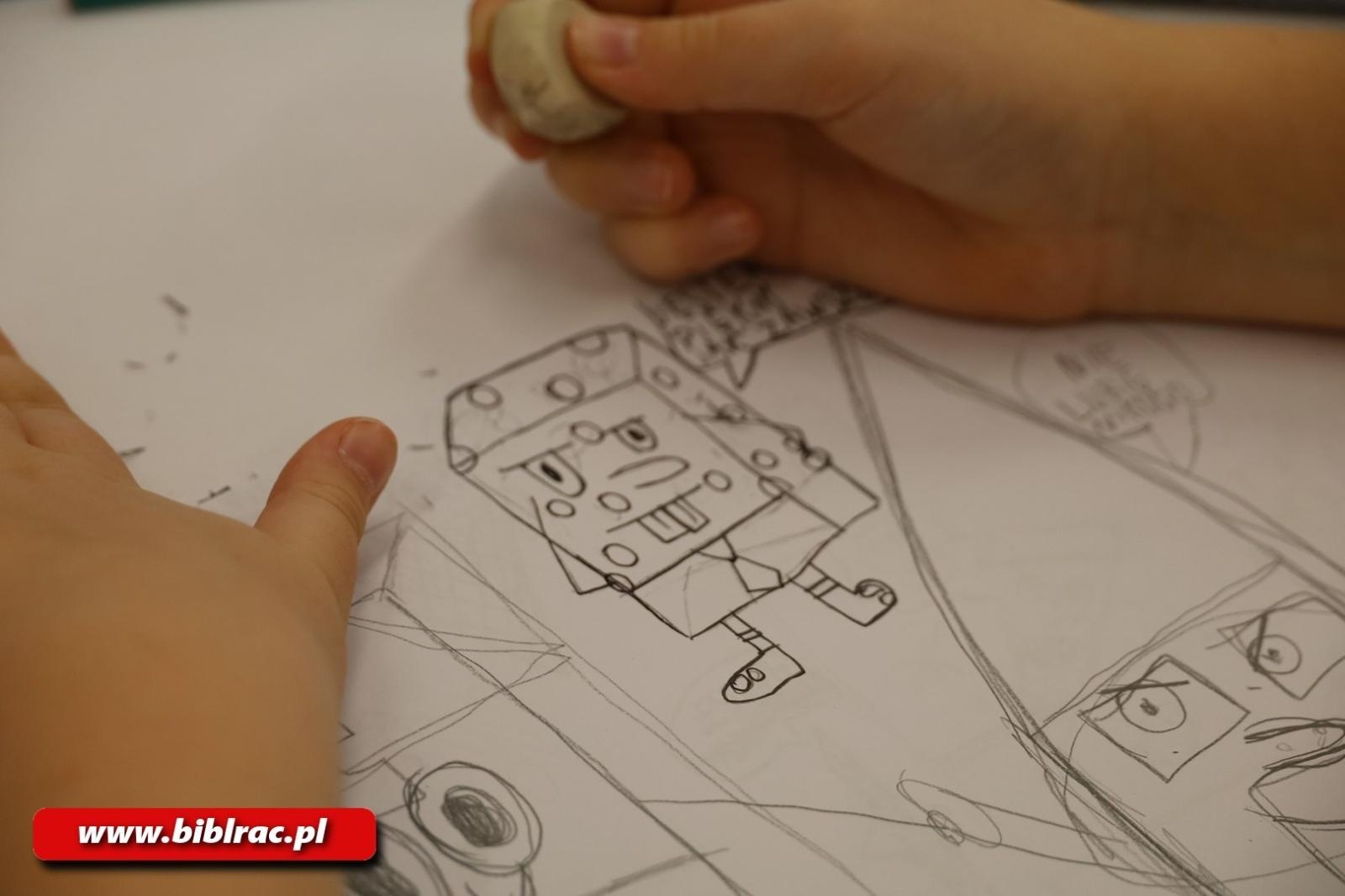 Zdjęcie w galerii na portalu naszraciborz.pl: Komiksowe ferie w bibliotece - kreatywne warsztaty z Szymonem Telukiem wiadomości z regionu