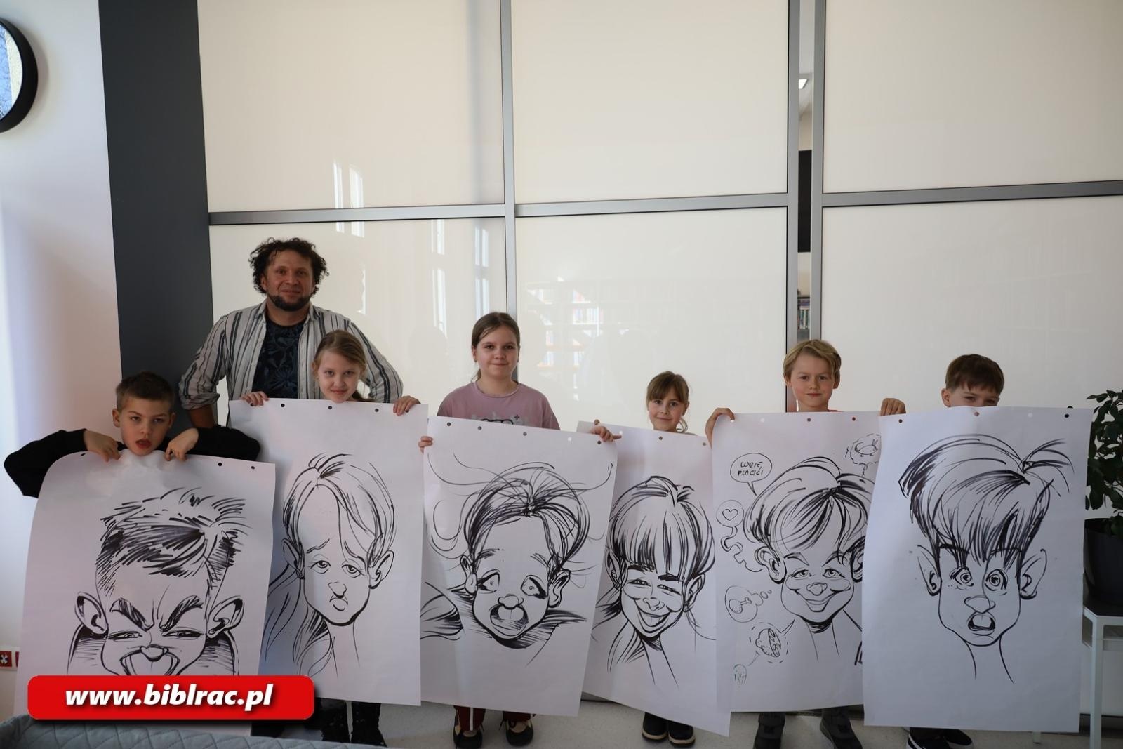 Zdjęcie w galerii na portalu naszraciborz.pl: Komiksowe ferie w bibliotece - kreatywne warsztaty z Szymonem Telukiem wiadomości z regionu