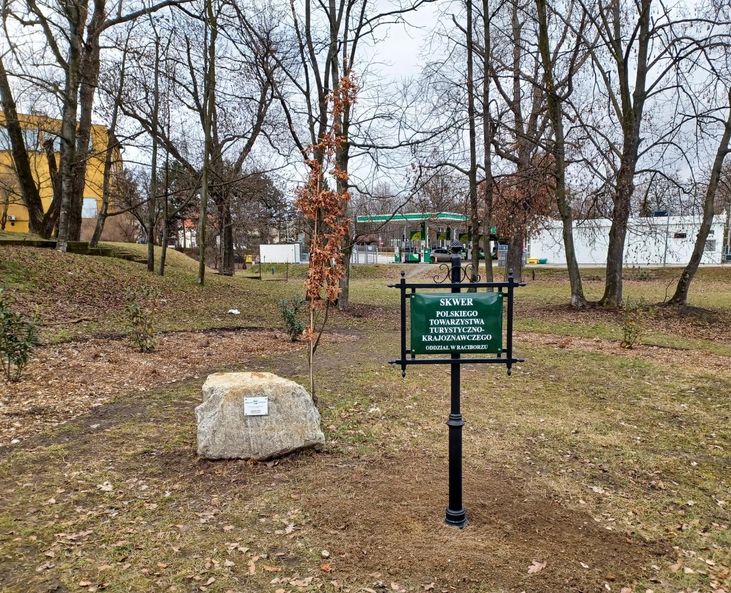 Zdjęcie w galerii na portalu naszraciborz.pl: PTTK z własnym skwerem w Raciborzu wiadomości z regionu