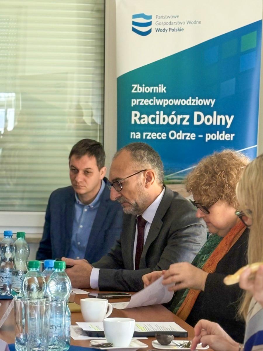 Zdjęcie w galerii na portalu naszraciborz.pl: Przedstawiciele Banku Światowego odwiedzili Zbiornik Racibórz Dolny wiadomości z regionu