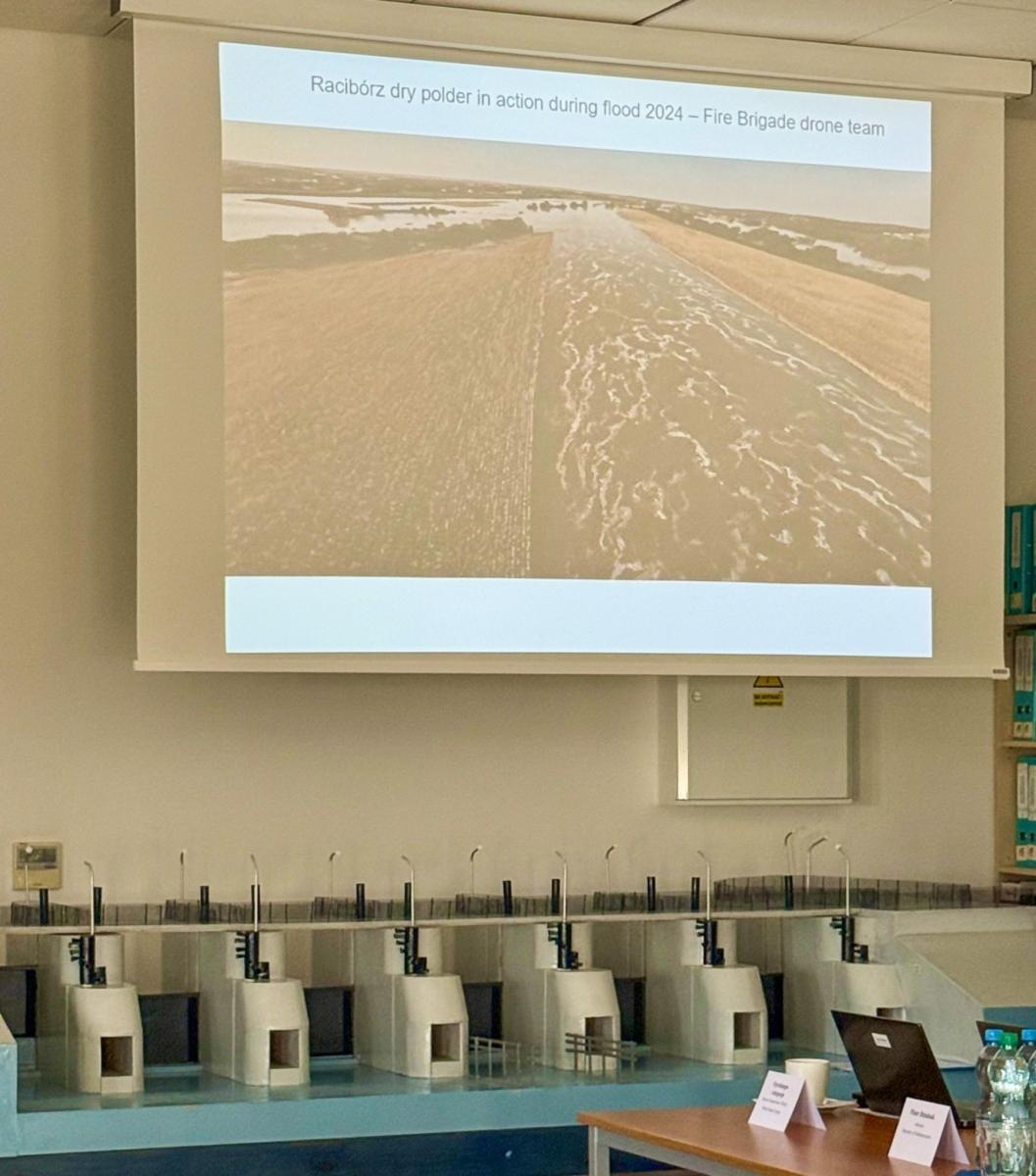 Zdjęcie w galerii na portalu naszraciborz.pl: Przedstawiciele Banku Światowego odwiedzili Zbiornik Racibórz Dolny wiadomości z regionu