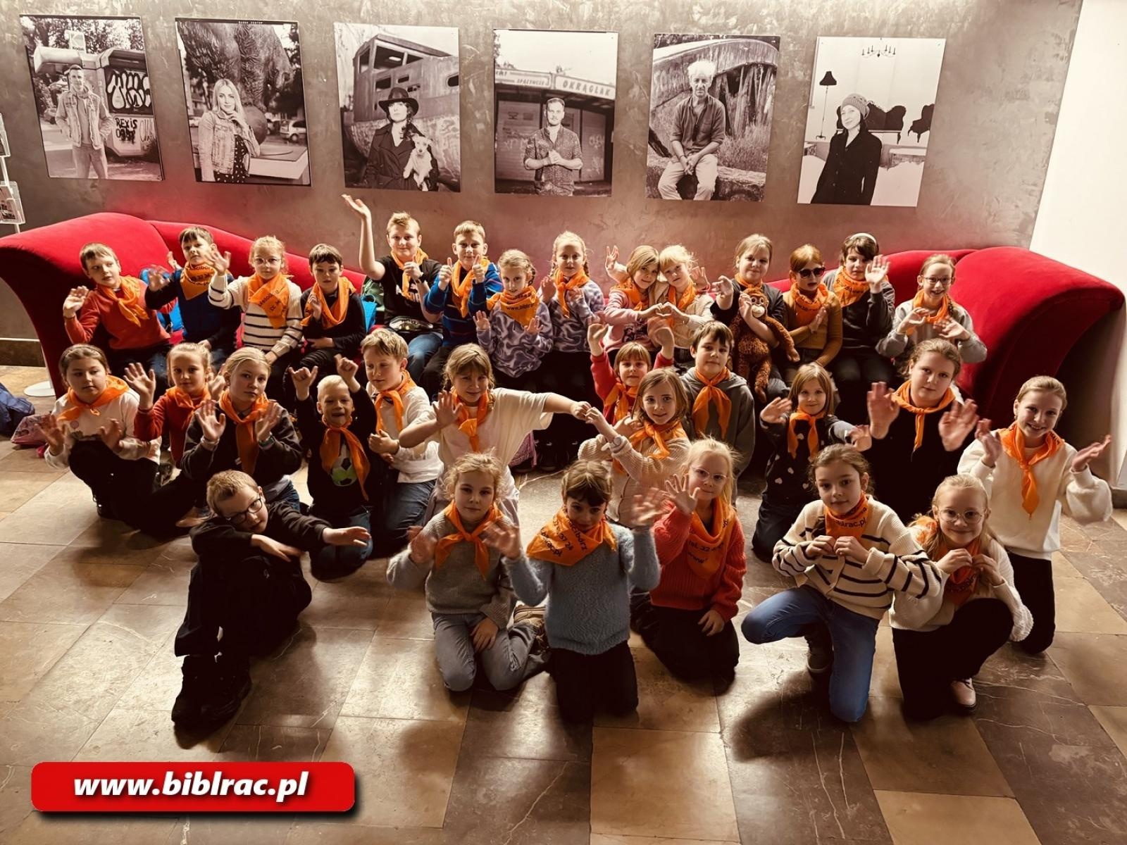 Zdjęcie w galerii na portalu naszraciborz.pl: Z biblioteki na teatralną scenę - spotkanie z Tuwimem w Gliwicach wiadomości z regionu