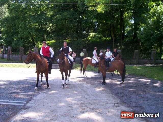 Zdjęcie w galerii na portalu naszraciborz.pl: Majówka konna w Krowiarkach wiadomości z regionu
