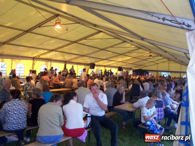 Zdjęcie w galerii na portalu naszraciborz.pl: Majówka konna w Krowiarkach wiadomości z regionu