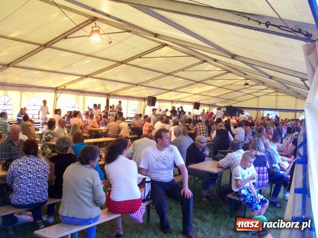 Zdjęcie w galerii na portalu naszraciborz.pl: Majówka konna w Krowiarkach wiadomości z regionu