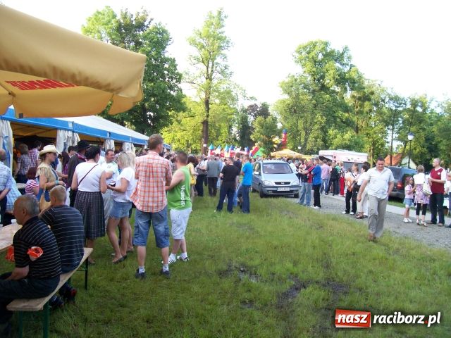 Zdjęcie w galerii na portalu naszraciborz.pl: Majówka konna w Krowiarkach wiadomości z regionu