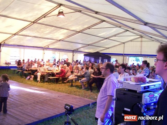 Zdjęcie w galerii na portalu naszraciborz.pl: Majówka konna w Krowiarkach wiadomości z regionu