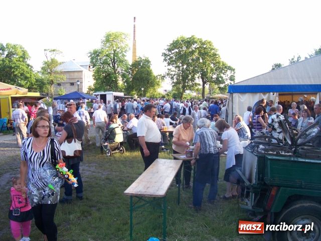 Zdjęcie w galerii na portalu naszraciborz.pl: Majówka konna w Krowiarkach wiadomości z regionu