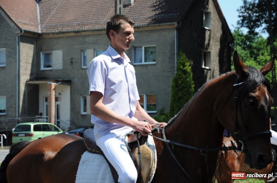 Zdjęcie w galerii na portalu naszraciborz.pl: Majówka konna w Krowiarkach wiadomości z regionu